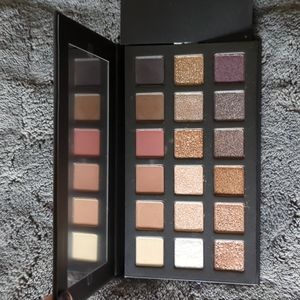 LORAC Pro Noir Palette